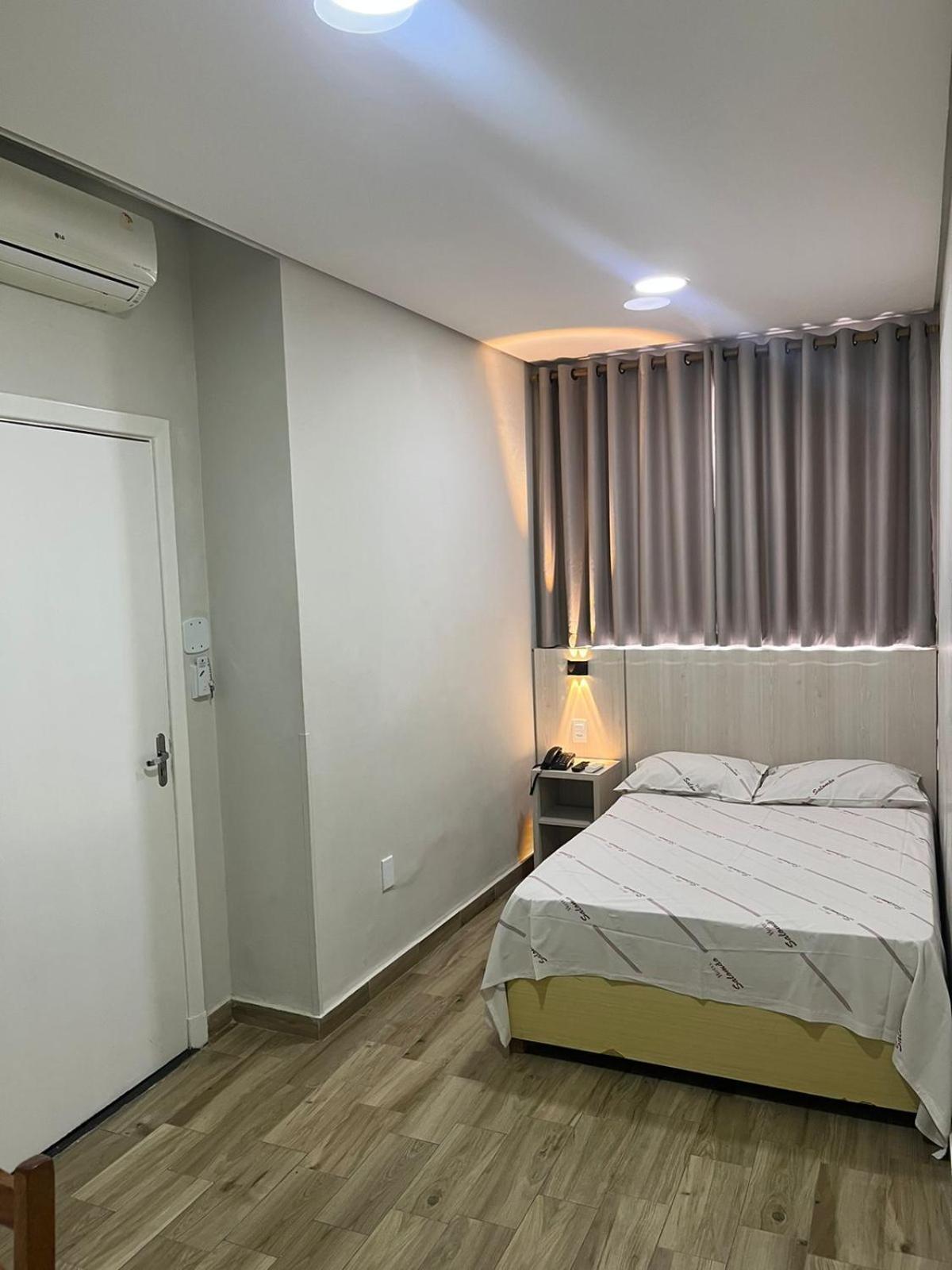Hotel Salomao - Proximo A 25 De Marco, Bom Retiro, Bras E Rua Santa Efigenia, A 2 Minutos Do Mirante Sampa Sky E Pista De Skate Anhangabau São Paulo Luaran gambar