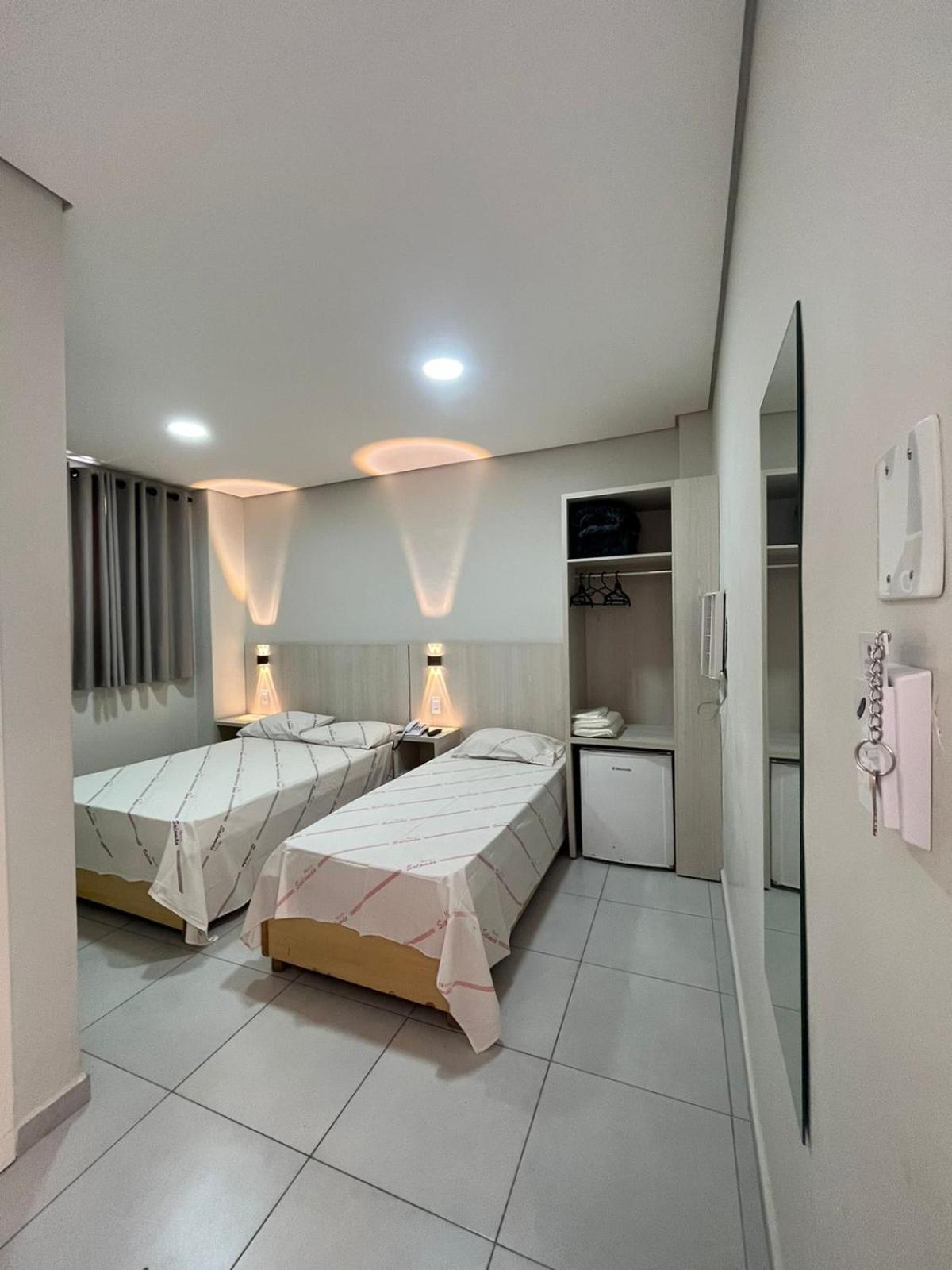 Hotel Salomao - Proximo A 25 De Marco, Bom Retiro, Bras E Rua Santa Efigenia, A 2 Minutos Do Mirante Sampa Sky E Pista De Skate Anhangabau São Paulo Luaran gambar